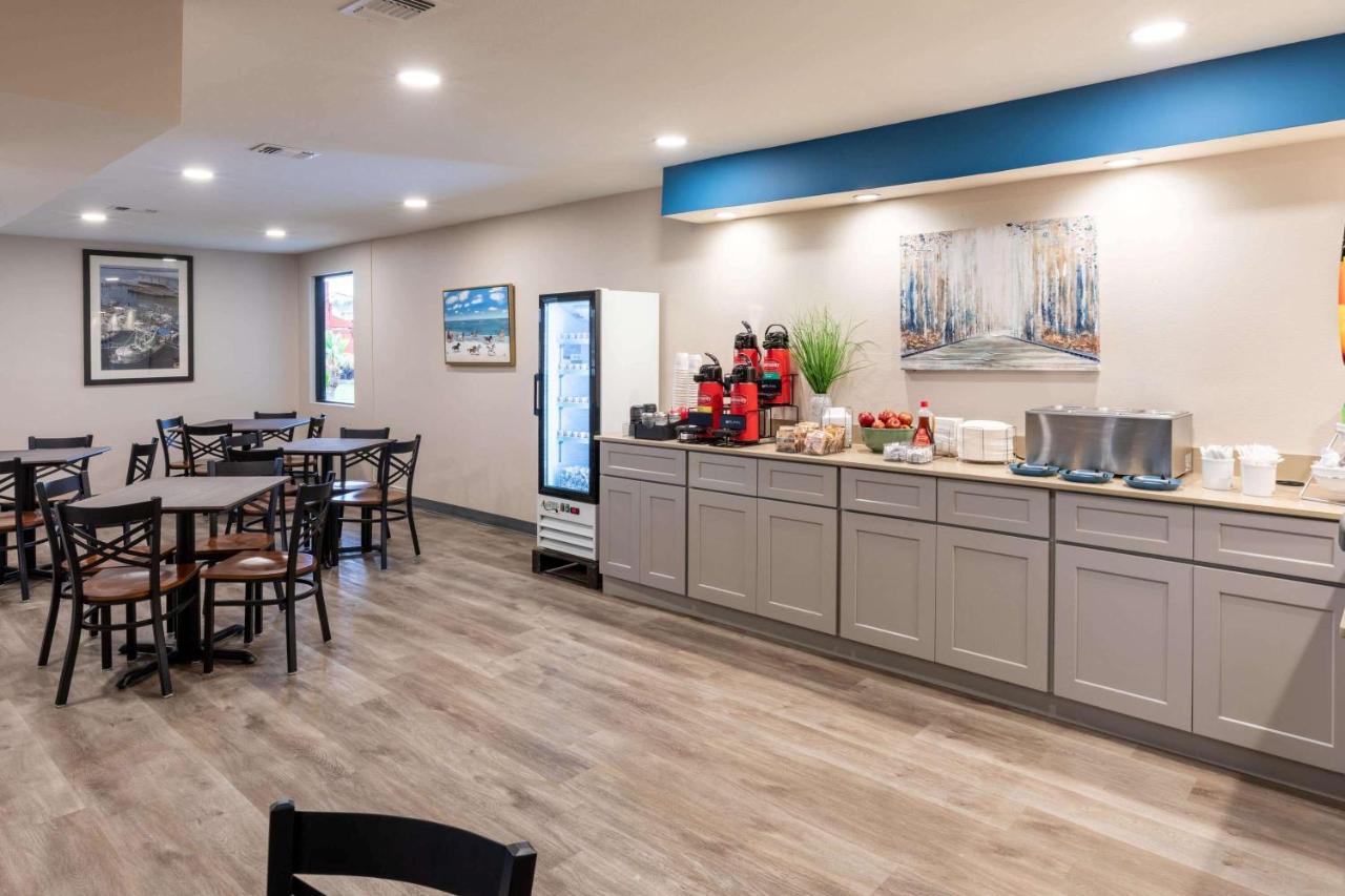 במוטל Baymont By Wyndham Biloxi - Ocean Springs מראה חיצוני תמונה